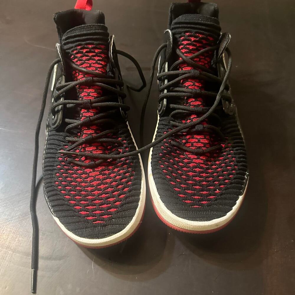 Jordan 32 black red basketball